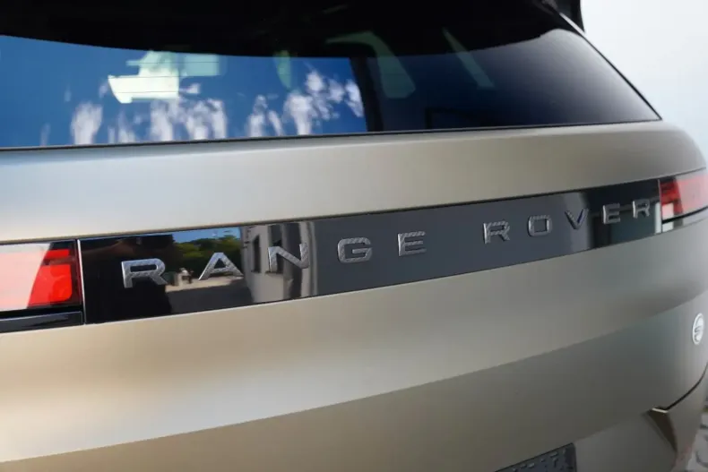 Land Rover Range Rover Sport din 2024 cu 5.990 km - oferta LAN112471 - foto 6