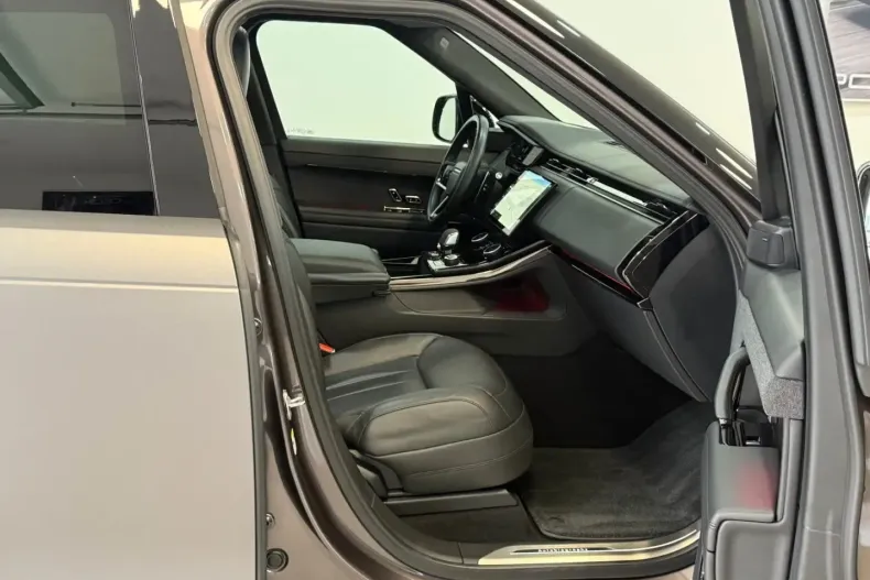 Land Rover Range Rover Sport din 2023 cu 47.698 km - oferta LAN112477 - foto 12