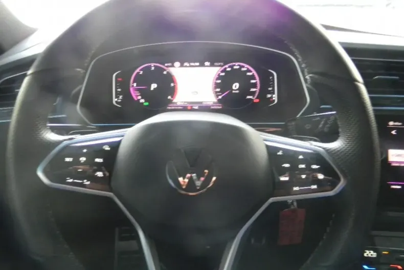 Volkswagen Tiguan din 2021 cu 23.980 km - oferta VOL112490 - foto 25