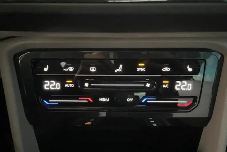 Volkswagen Tiguan din 2021 cu 43.580 km - oferta VOL112491 - foto 19