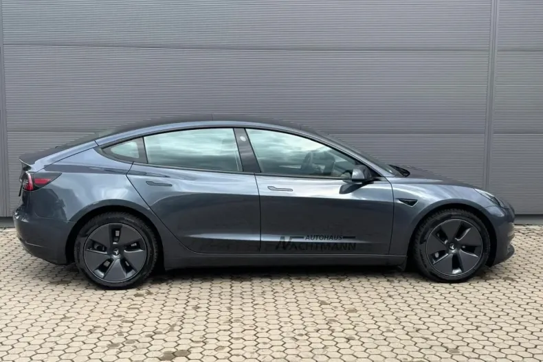 Tesla Model 3 din 2023 cu 22.900 km - oferta TES112509 - foto 4