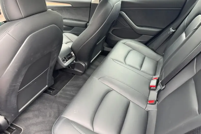 Tesla Model 3 din 2023 cu 22.900 km - oferta TES112509 - foto 9