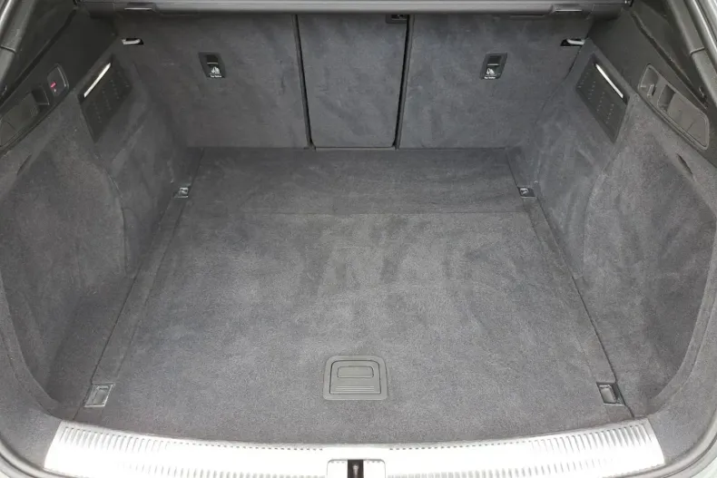 Audi SQ5 din 2022 cu 37.525 km - oferta AUD112522 - foto 8