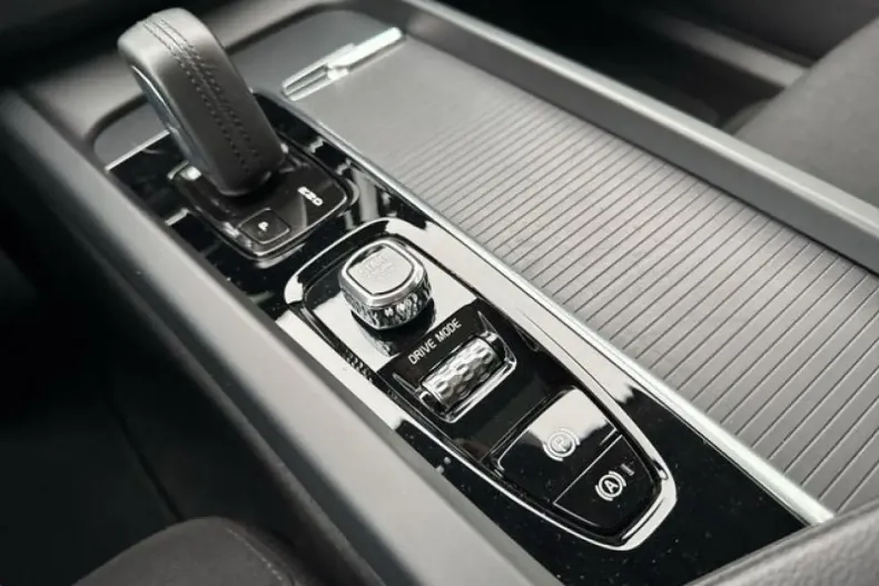 Volvo XC60 din 2021 cu 90.327 km - oferta VOL112526 - foto 18