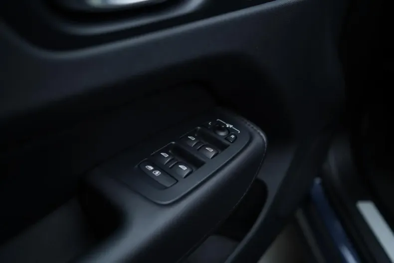 Volvo XC60 din 2022 cu 95.950 km - oferta VOL112530 - foto 17