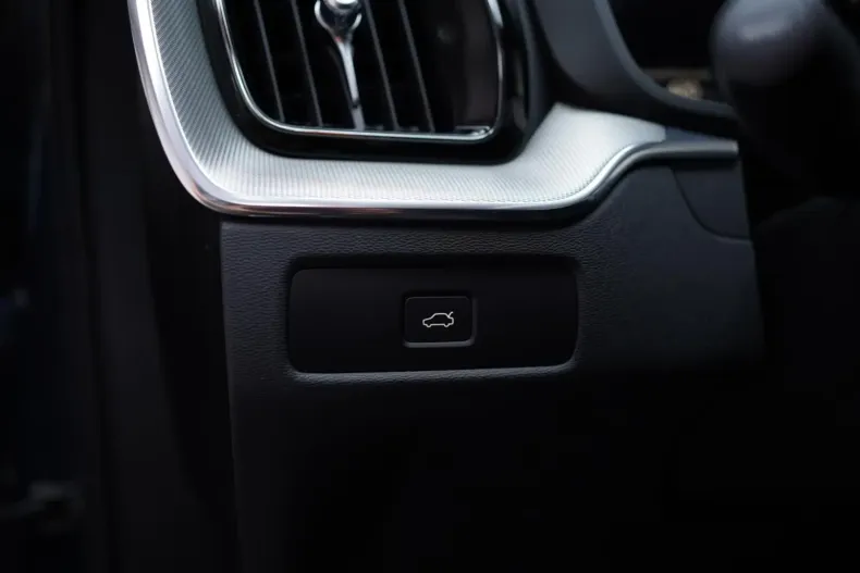 Volvo XC60 din 2022 cu 95.950 km - oferta VOL112530 - foto 23