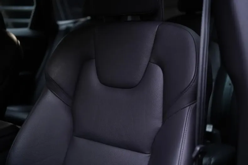 Volvo XC60 din 2022 cu 95.950 km - oferta VOL112530 - foto 25