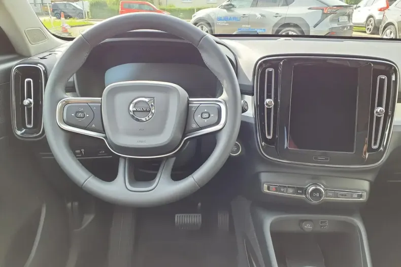 Volvo XC40 din 2021 cu 40.869 km - oferta VOL112531 - foto 8