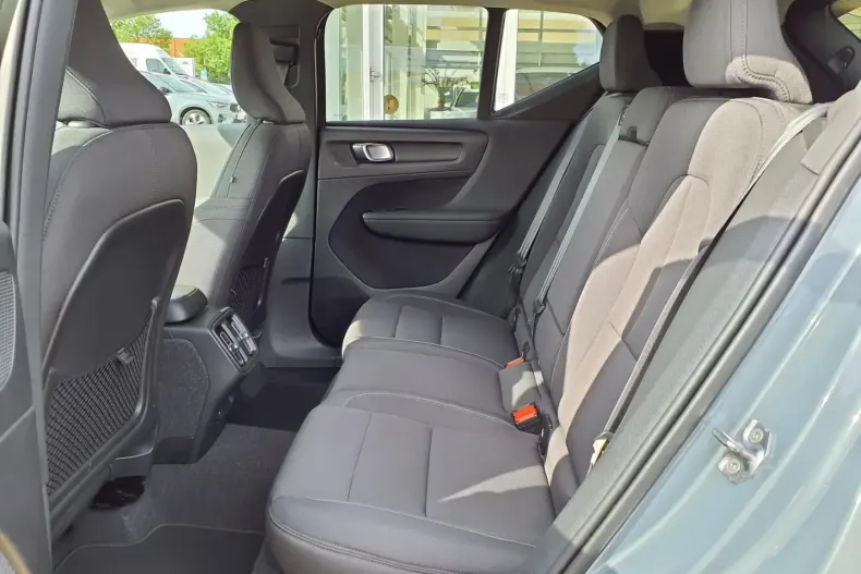 Volvo XC40 din 2021 cu 40.869 km - oferta VOL112531 - foto 11