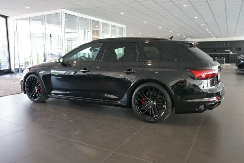 Audi RS4 din 2022 cu 53.500 km - oferta AUD112532 - foto 2