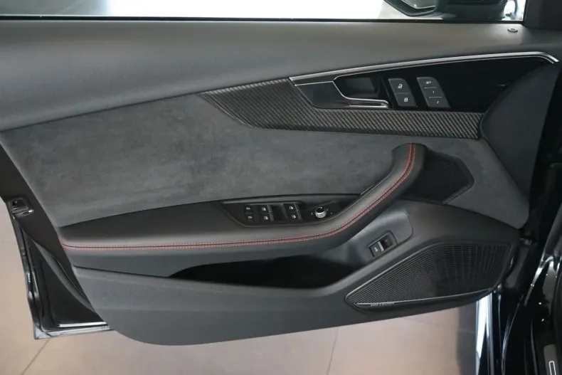 Audi RS4 din 2022 cu 53.500 km - oferta AUD112532 - foto 26