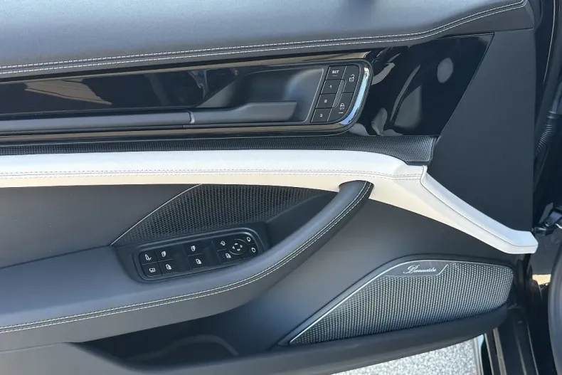 Porsche Panamera din 2024 cu 4.900 km - oferta POR112533 - foto 23