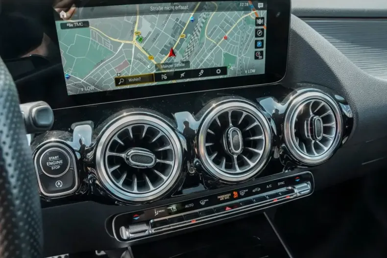 Mercedes-Benz GLA 35 AMG din 2021 cu 83.000 km - oferta MER112534 - foto 13