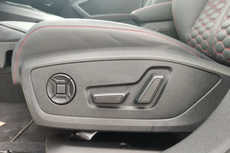 Audi RS3 din 2023 cu 63.950 km - oferta AUD112541 - foto 17