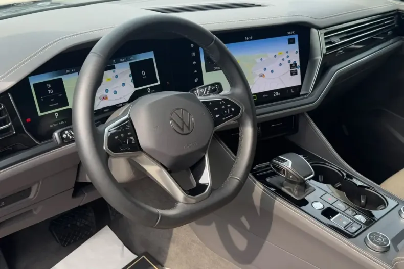 Volkswagen Touareg din 2024 cu 10.999 km - oferta VOL112542 - foto 20