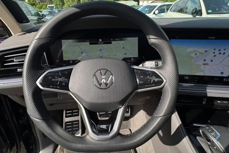 Volkswagen Touareg din 2023 cu 31.985 km - oferta VOL112544 - foto 17