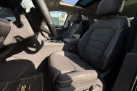 Volkswagen Touareg din 2023 cu 31.985 km - oferta VOL112544 - foto 28