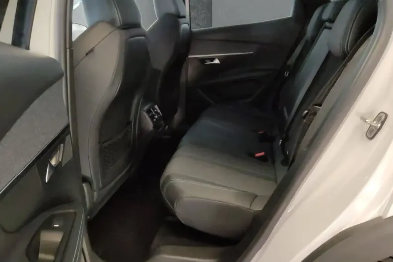 Peugeot 3008 din 2023 cu 19.658 km - oferta PEU112549 - foto 9