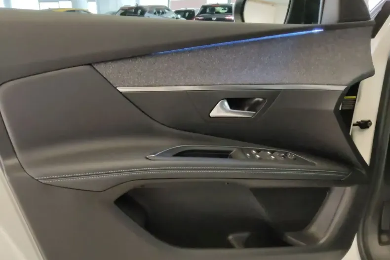 Peugeot 3008 din 2023 cu 19.658 km - oferta PEU112549 - foto 13