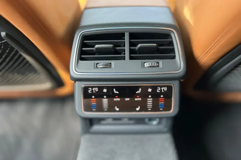 Audi RS6 din 2022 cu 50.000 km - oferta AUD112554 - foto 33