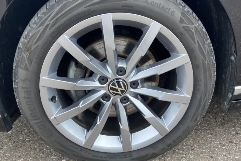 Volkswagen Passat Variant din 2023 cu 25.564 km - oferta VOL112555 - foto 8