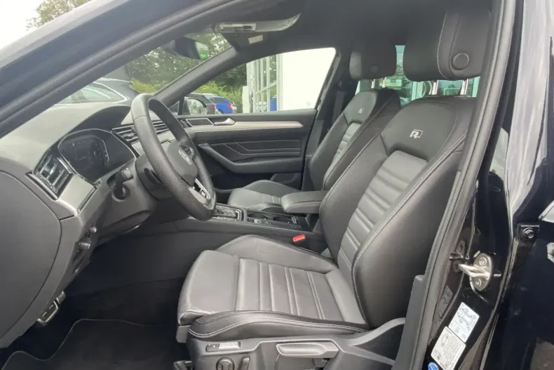 Volkswagen Passat Variant din 2023 cu 25.564 km - oferta VOL112555 - foto 10