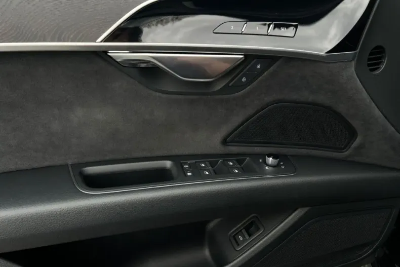 Audi A8 din 2023 cu 53.083 km - oferta AUD112573 - foto 14