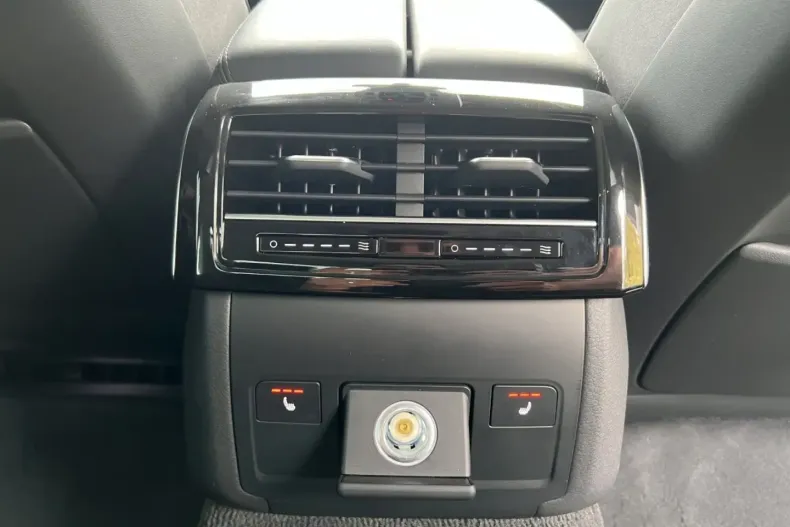 Audi A8 din 2023 cu 53.083 km - oferta AUD112573 - foto 17