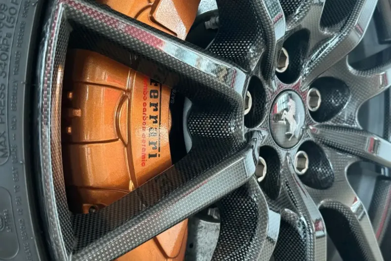 Ferrari SF90 din 2023 cu 5.000 km - oferta FER112589 - foto 24