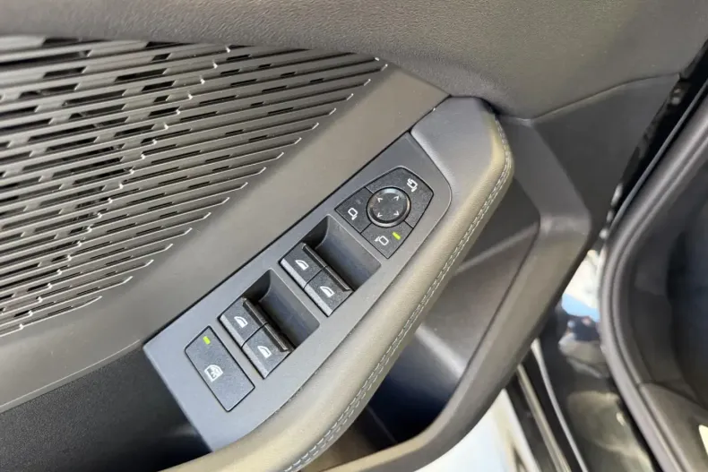 BMW 120 din 2024 cu 4.687 km - oferta BMW112603 - foto 18