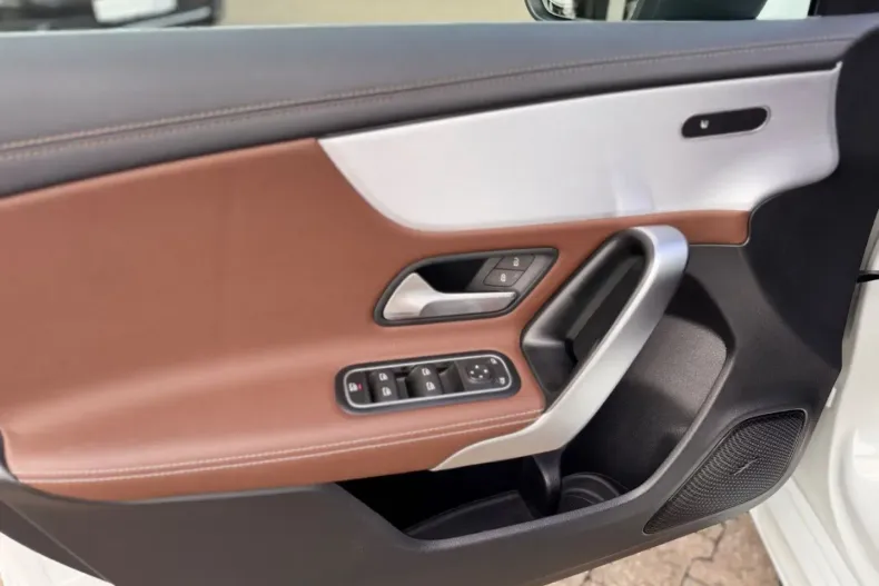 Mercedes-Benz A 220 din 2020 cu 106.384 km - oferta MER112614 - foto 11