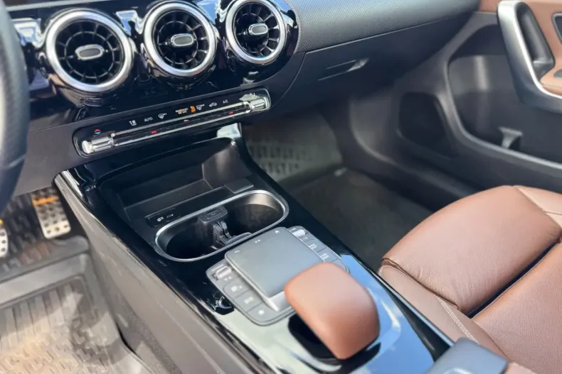 Mercedes-Benz A 220 din 2020 cu 106.384 km - oferta MER112614 - foto 23