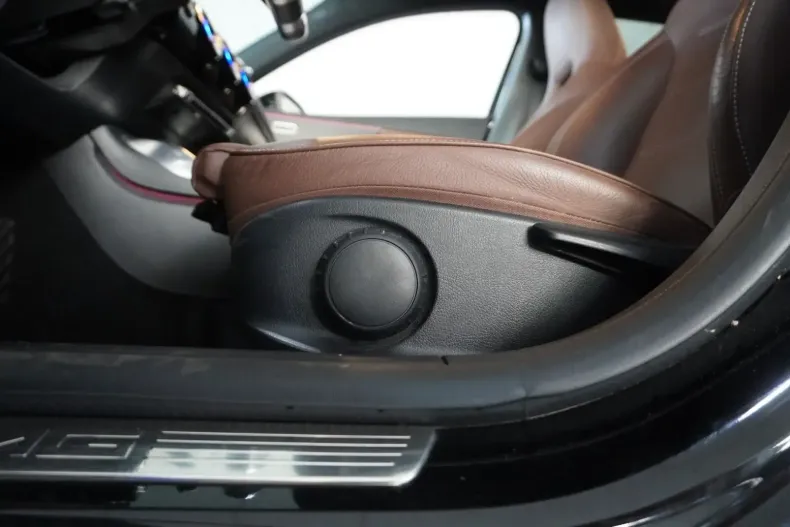 Mercedes-Benz A 45 AMG din 2021 cu 63.900 km - oferta MER112616 - foto 8