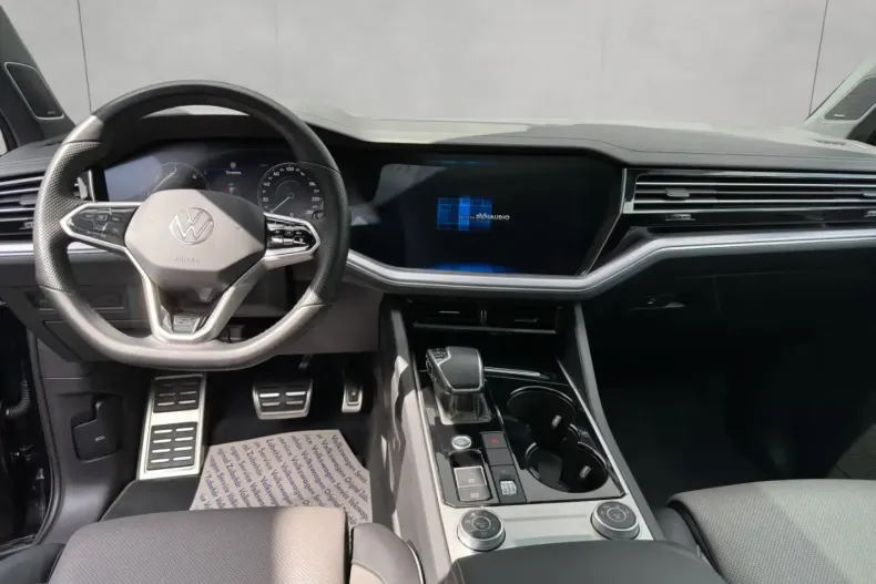 Volkswagen Touareg din 2023 cu 56.969 km - oferta VOL112617 - foto 12