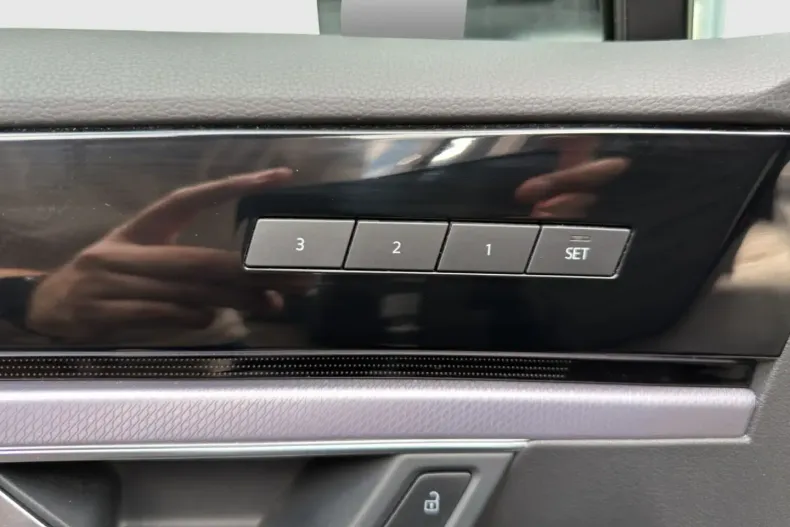 Volkswagen Touareg din 2023 cu 56.969 km - oferta VOL112617 - foto 17