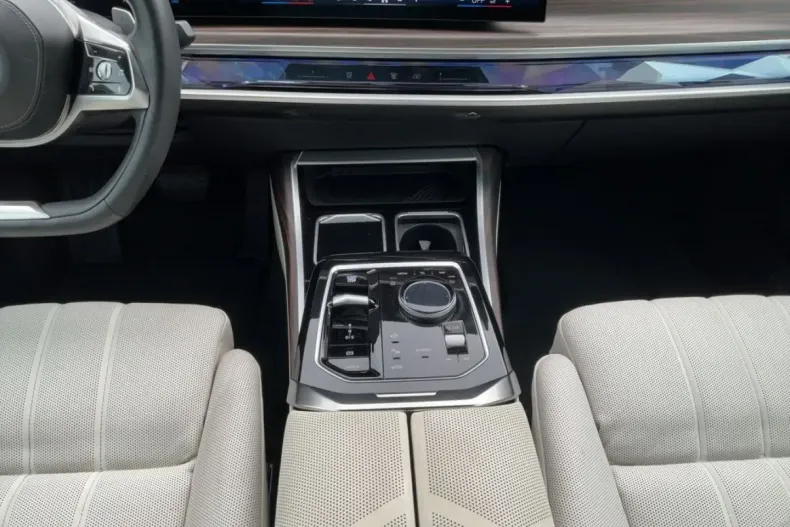 BMW 740 din 2023 cu 95.124 km - oferta BMW112618 - foto 9