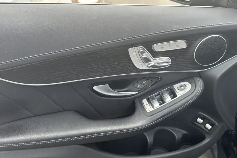 Mercedes-Benz GLC 300 din 2021 cu 74.121 km - oferta MER112625 - foto 25