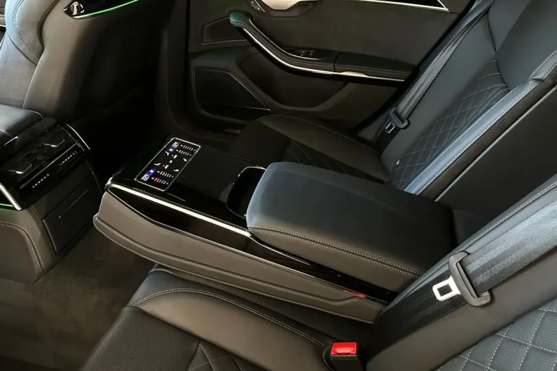 Audi S8 din 2023 cu 58.013 km - oferta AUD112627 - foto 12