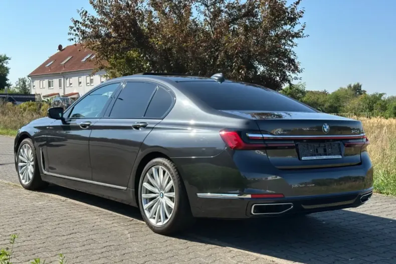 BMW 740 din 2020 cu 95.025 km - oferta BMW112635 - foto 3