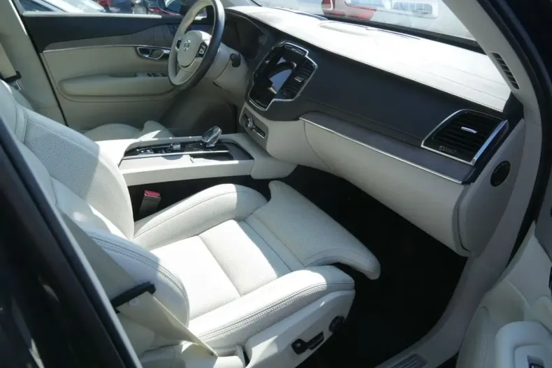 Volvo XC90 din 2021 cu 90.000 km - oferta VOL112646 - foto 2