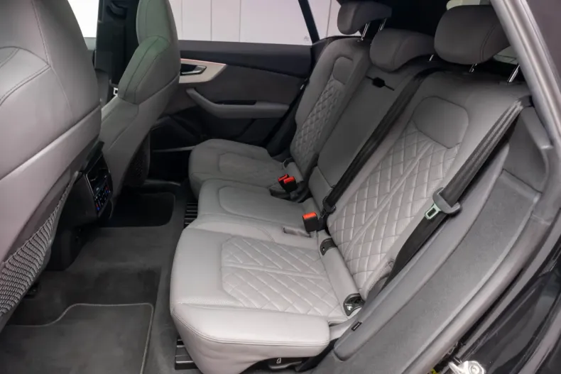 Audi Q8 din 2022 cu 75.000 km - oferta AUD112647 - foto 22