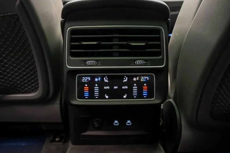 Audi Q8 din 2022 cu 75.000 km - oferta AUD112647 - foto 23