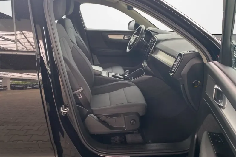 Volvo XC40 din 2021 cu 57.874 km - oferta VOL112649 - foto 12