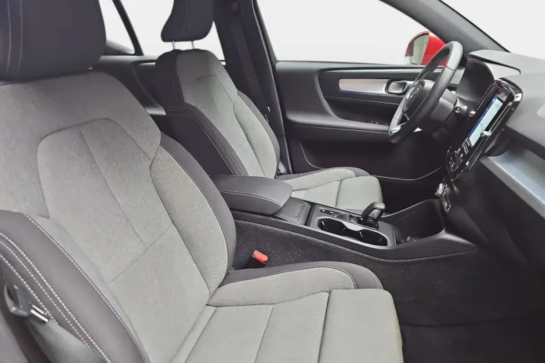 Volvo XC40 din 2024 cu 19.230 km - oferta VOL112652 - foto 17