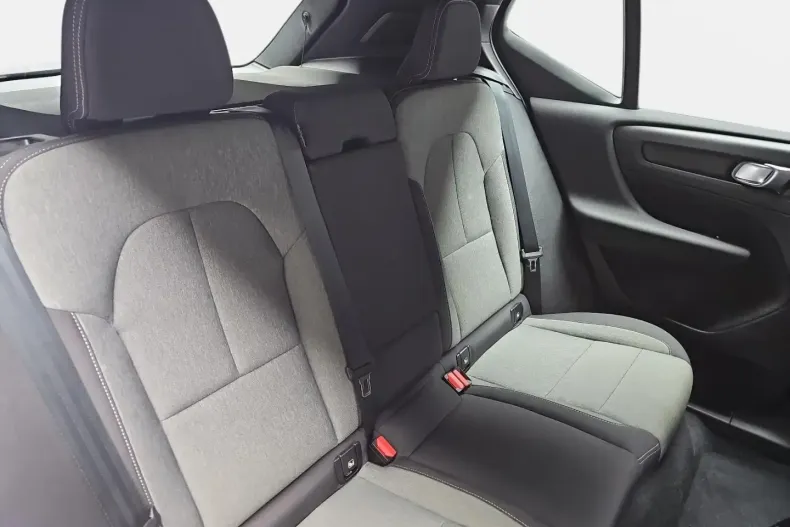 Volvo XC40 din 2024 cu 19.230 km - oferta VOL112652 - foto 19