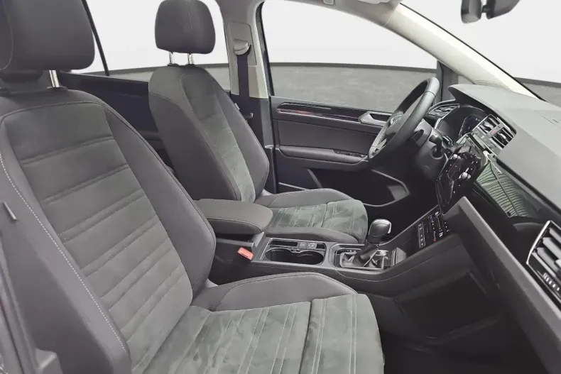 Volkswagen Touran din 2024 cu 19.280 km - oferta VOL112653 - foto 17