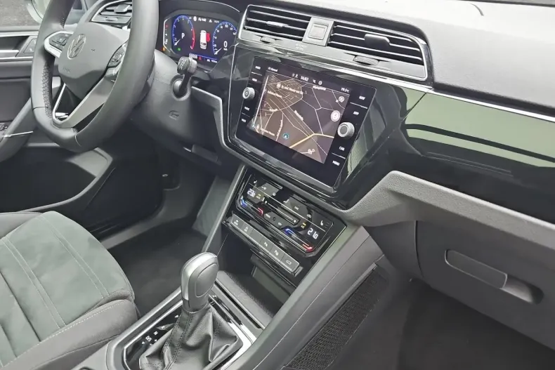 Volkswagen Touran din 2024 cu 19.280 km - oferta VOL112653 - foto 18