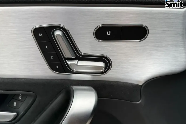 Mercedes-Benz CLA 200 din 2021 cu 75.834 km - oferta MER112654 - foto 12