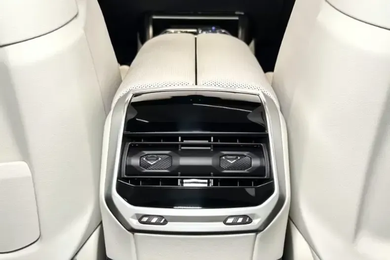 BMW 750 din 2025 cu 19.900 km - oferta BMW112666 - foto 14