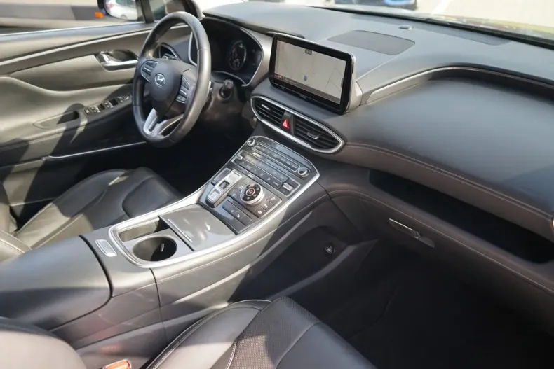 Hyundai SANTA FE din 2021 cu 40.392 km - oferta HYU112671 - foto 4